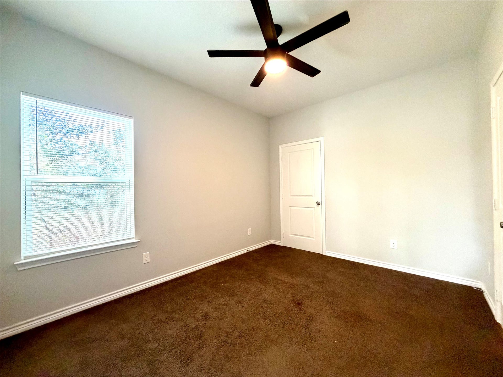 16618 Meadowcroft, Montgomery, TX 77316 Primary bedroom