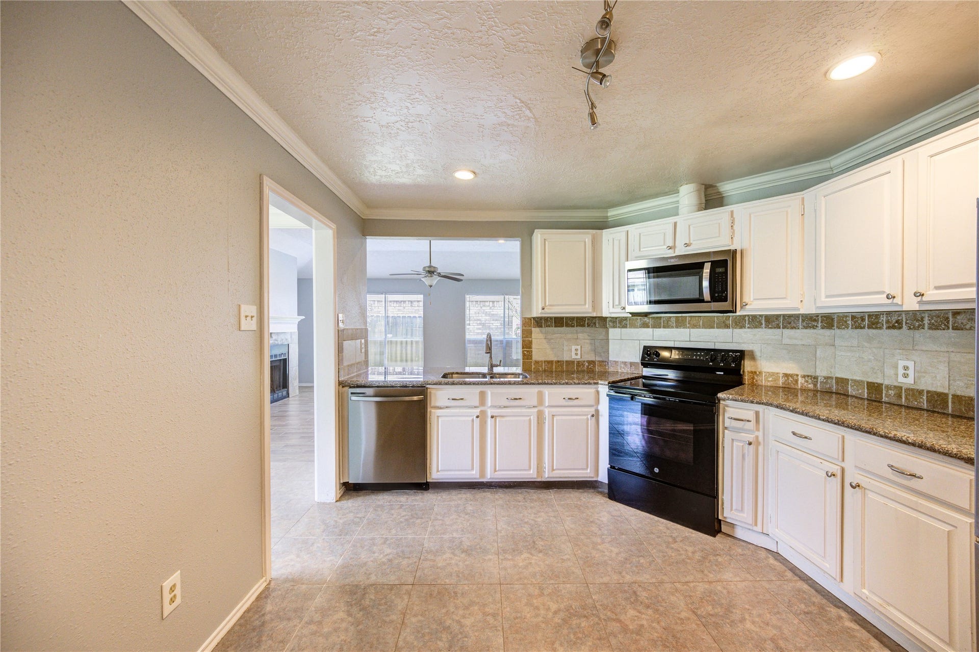 13114 Nantucket Drive, Sugar Land, TX 77478 13114 Nantucket Drive, Sugar Land, TX 77478