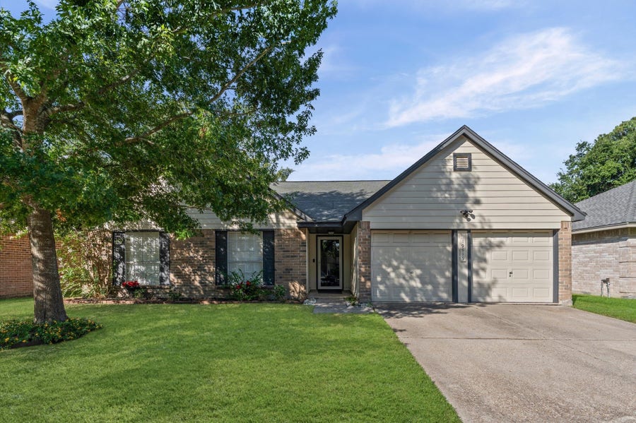 Property photo for 19619 Brentonridge Lane, Spring, TX