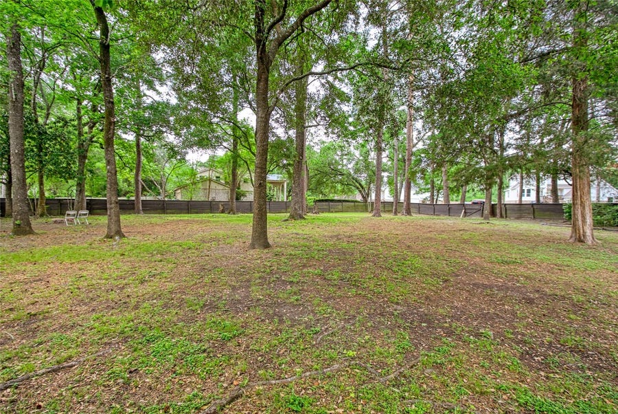 Property photo for 578 Roanoke Drive, Conroe, TX