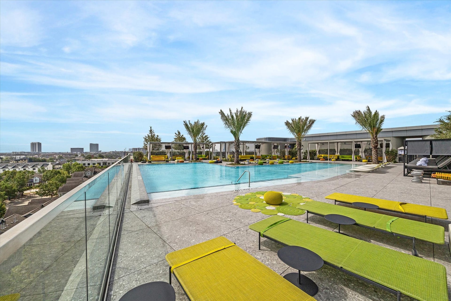 1711 Allen Parkway, #2601, Houston, TX 77019 The Thompson Hotel pool is always open to The Allen residents.