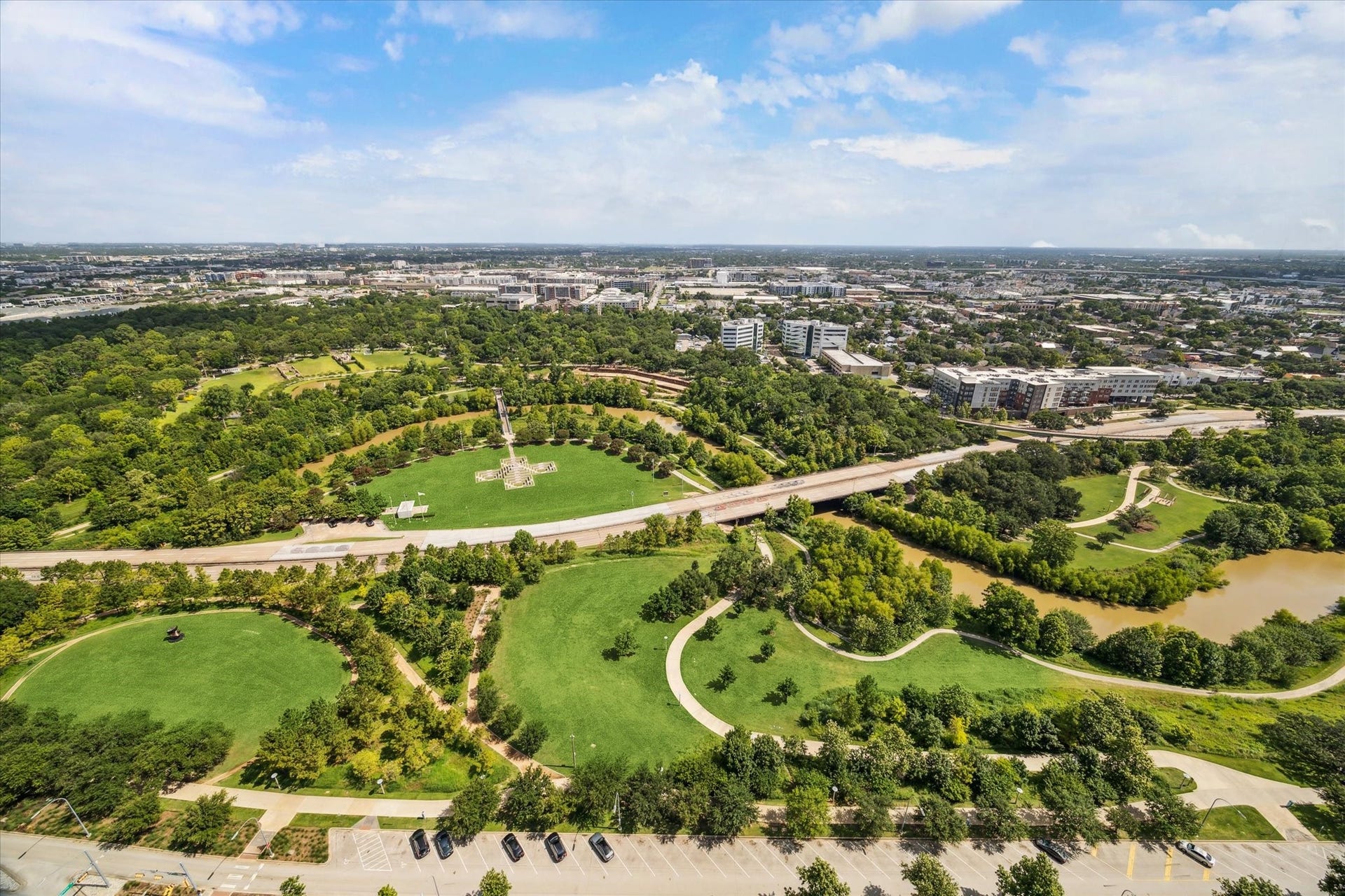 1711 Allen Parkway, #2601, Houston, TX 77019 One more view from the patio over Buffalo Bayou Park.