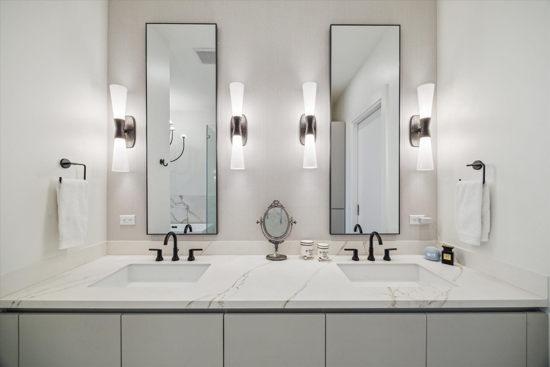 1711 Allen Parkway, #2601, Houston, TX 77019 1711 Allen Parkway, #2601, Houston, TX 77019