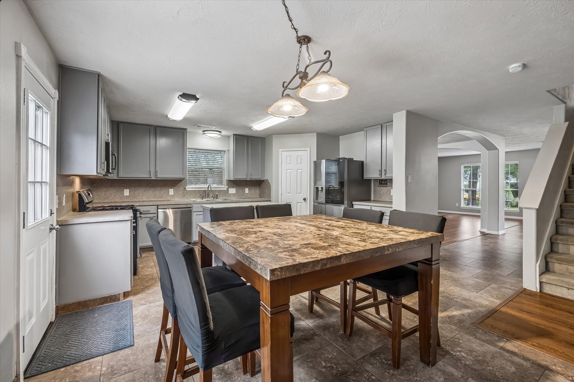 6615 Grant Drive, Magnolia, TX 77354