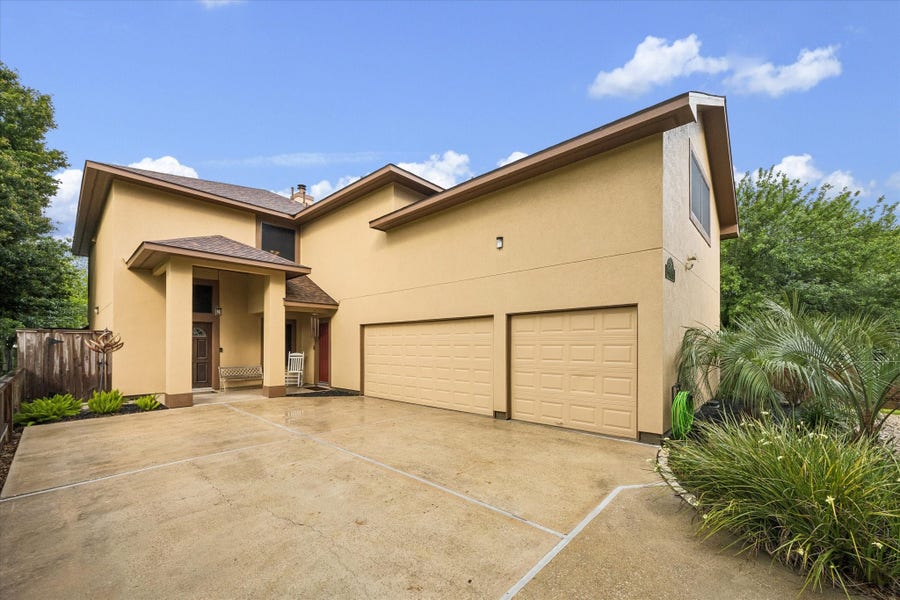 Property photo for 3040 Bayshore Drive, Bacliff, TX