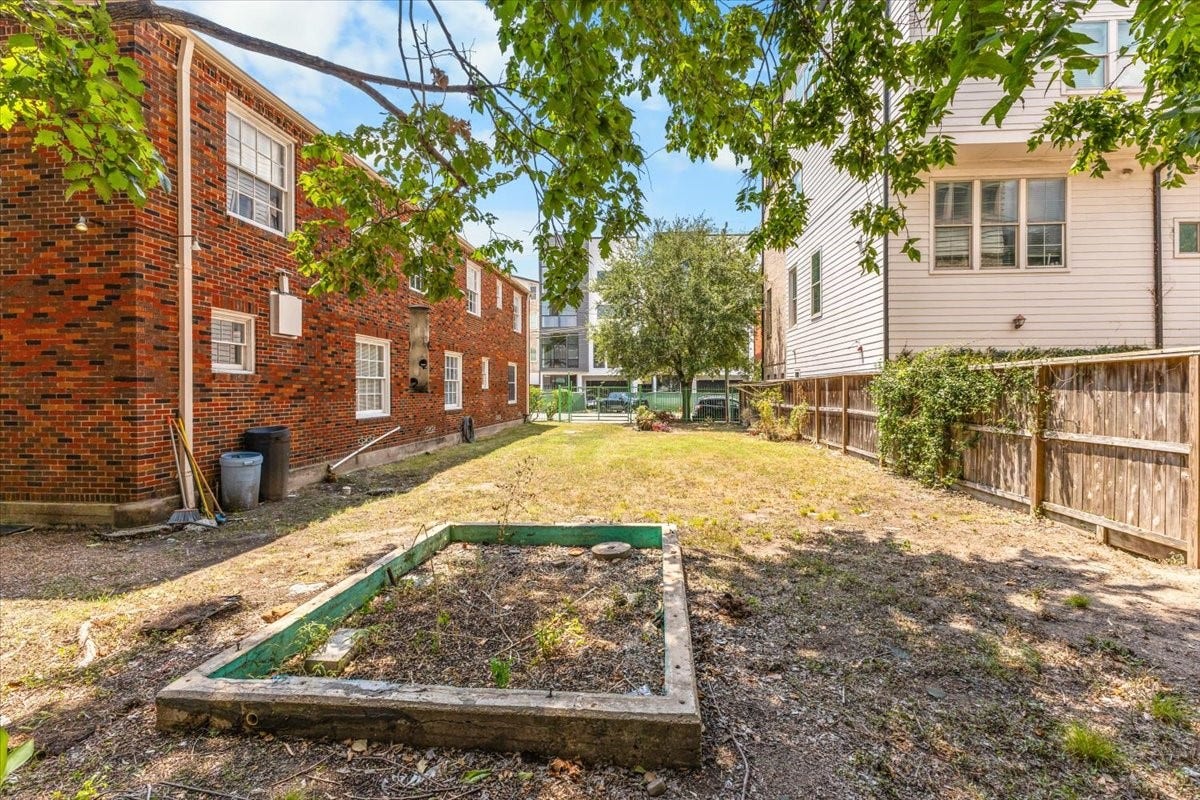 2719 Capitol Street, Houston, TX 77003