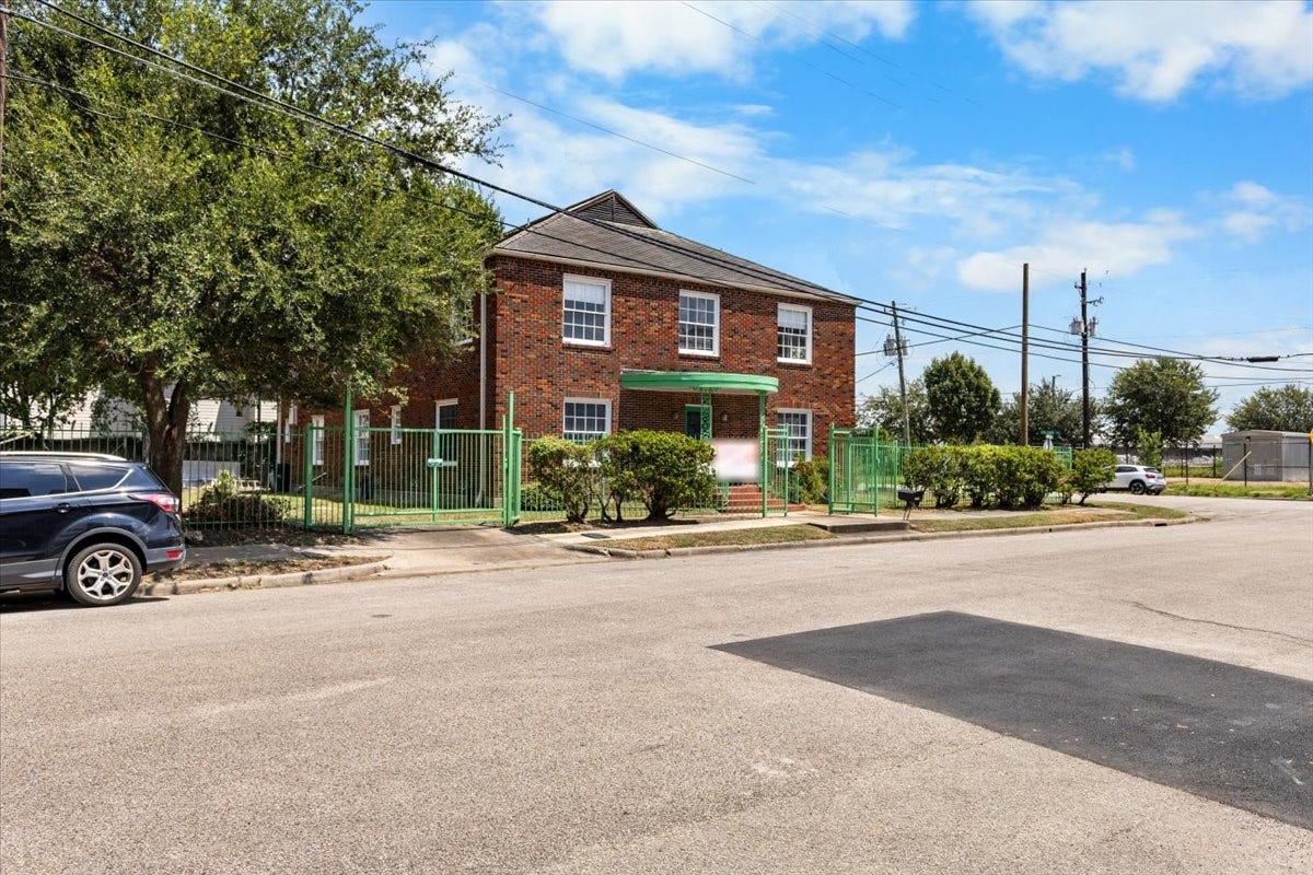 2719 Capitol Street, Houston, TX 77003