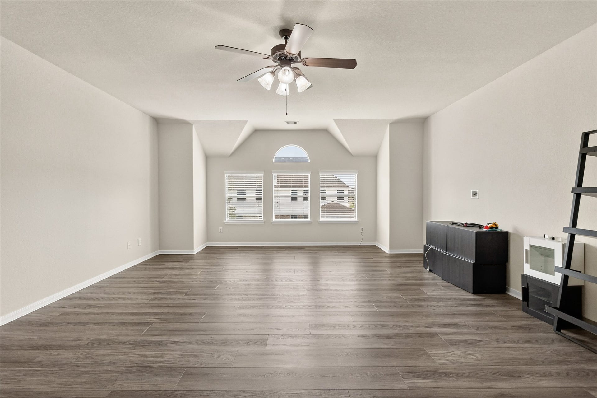 1231 Abigail Lane, Friendswood, TX 77546 Your expansive upstairs game room offers endless flexibility for a media room, game nights, a home gym, or the ultimate entertainment space.