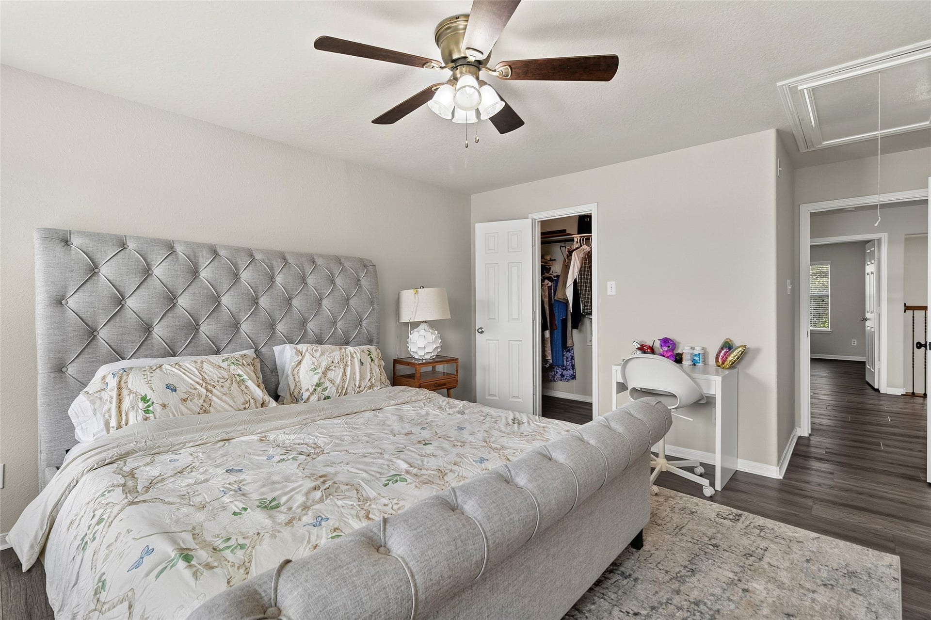 1231 Abigail Lane, Friendswood, TX 77546 Your comfortable secondary bedroom gives everyone their own private retreat, complete with a walk-in closet and space for a desk or reading nook.