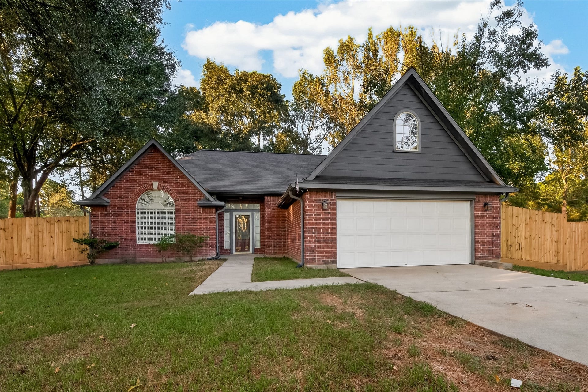 7318 Ramblewood Drive, Magnolia, TX 77354