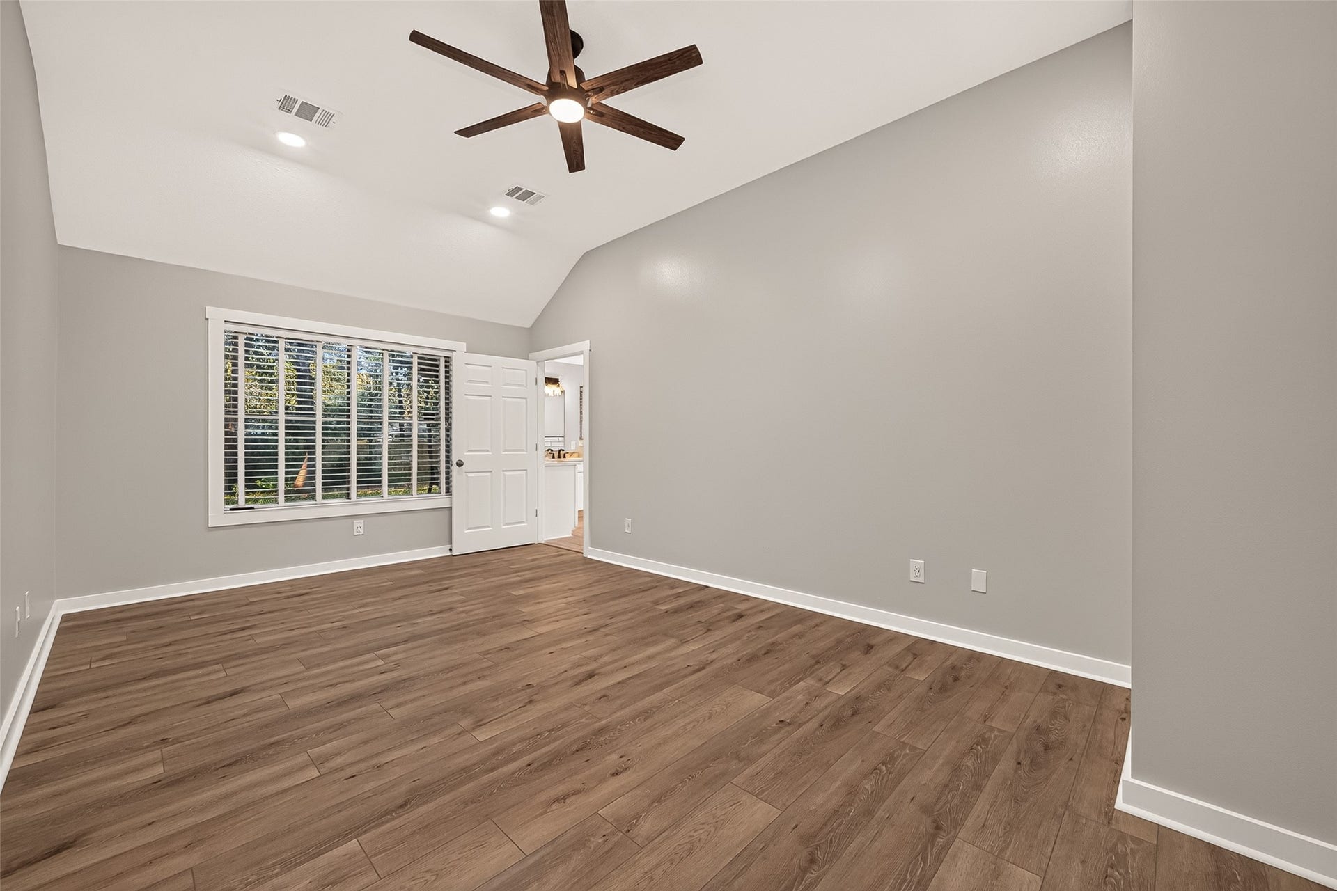 7318 Ramblewood Drive, Magnolia, TX 77354
