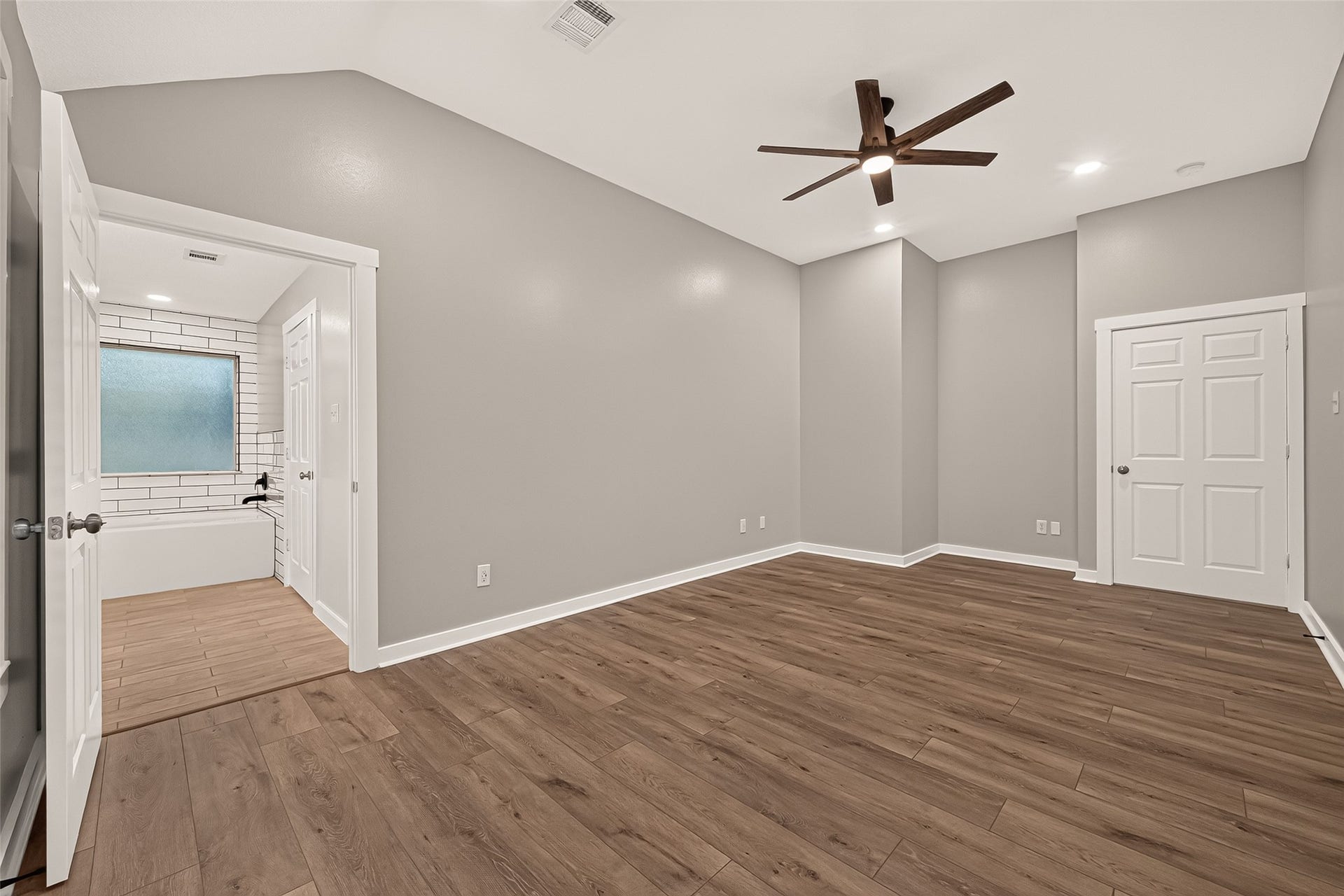 7318 Ramblewood Drive, Magnolia, TX 77354