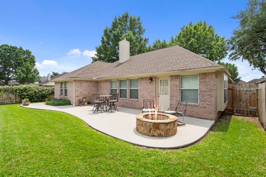 Property photo for 15834 Red Hill Trail, Houston, TX