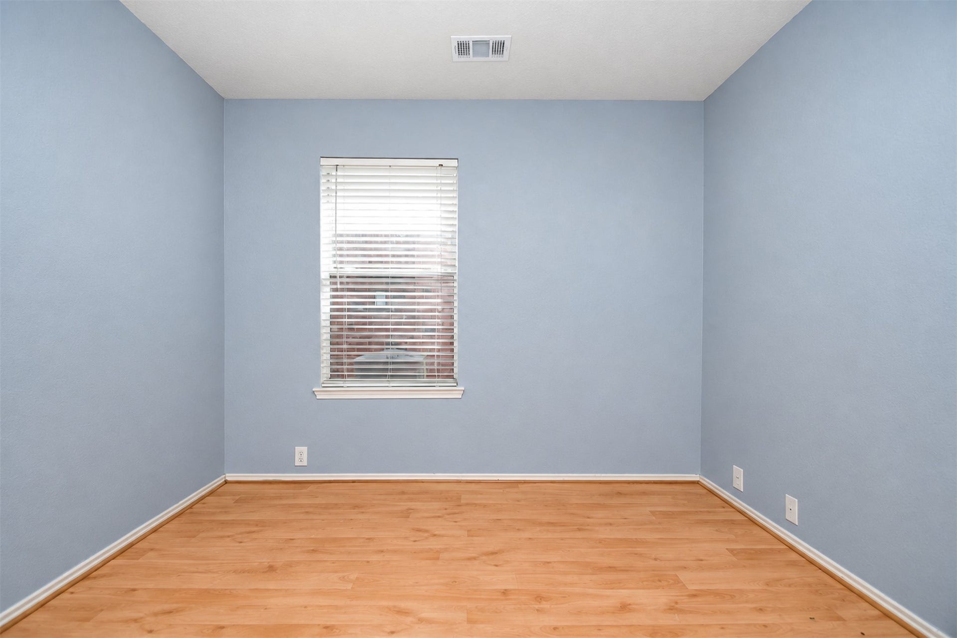 6003 Baldwin Elm Street, Richmond, TX 77407 4th Bedroom
***Property is vacant. Photo digitally enhanced with AI; lighting, color, and ceiling appearance adjusted. ***