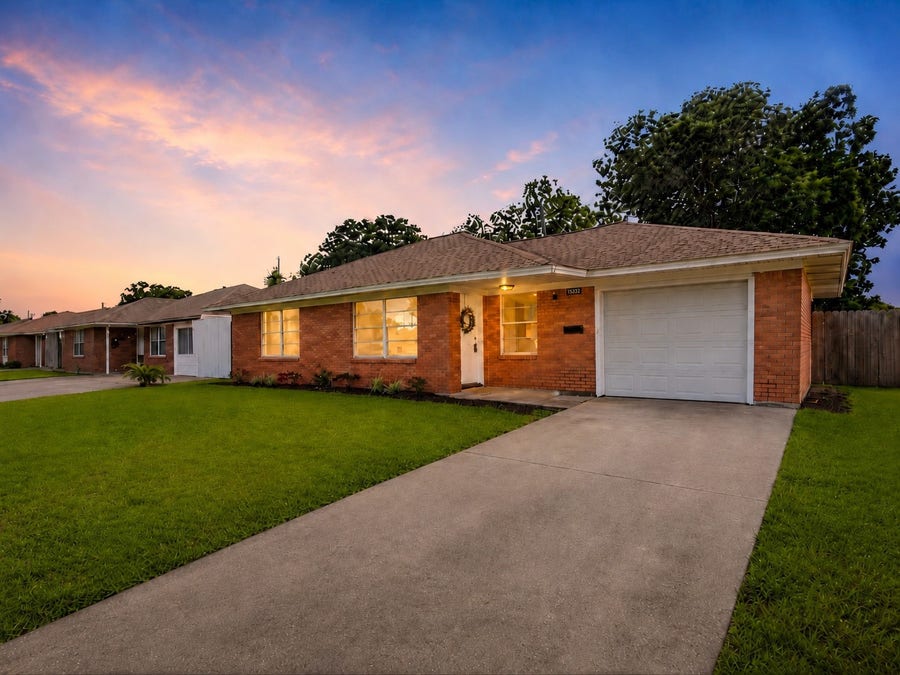 Property photo for 2102 Blueberry Lane, Pasadena, TX