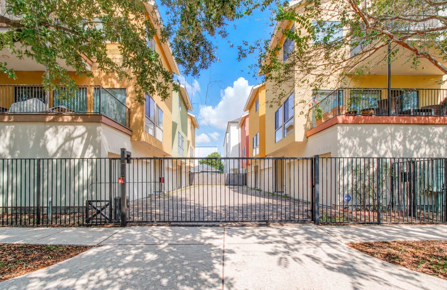 4410 Spencer Street, #A, Houston, TX 77007 Security gate to enter the nieghborhood.