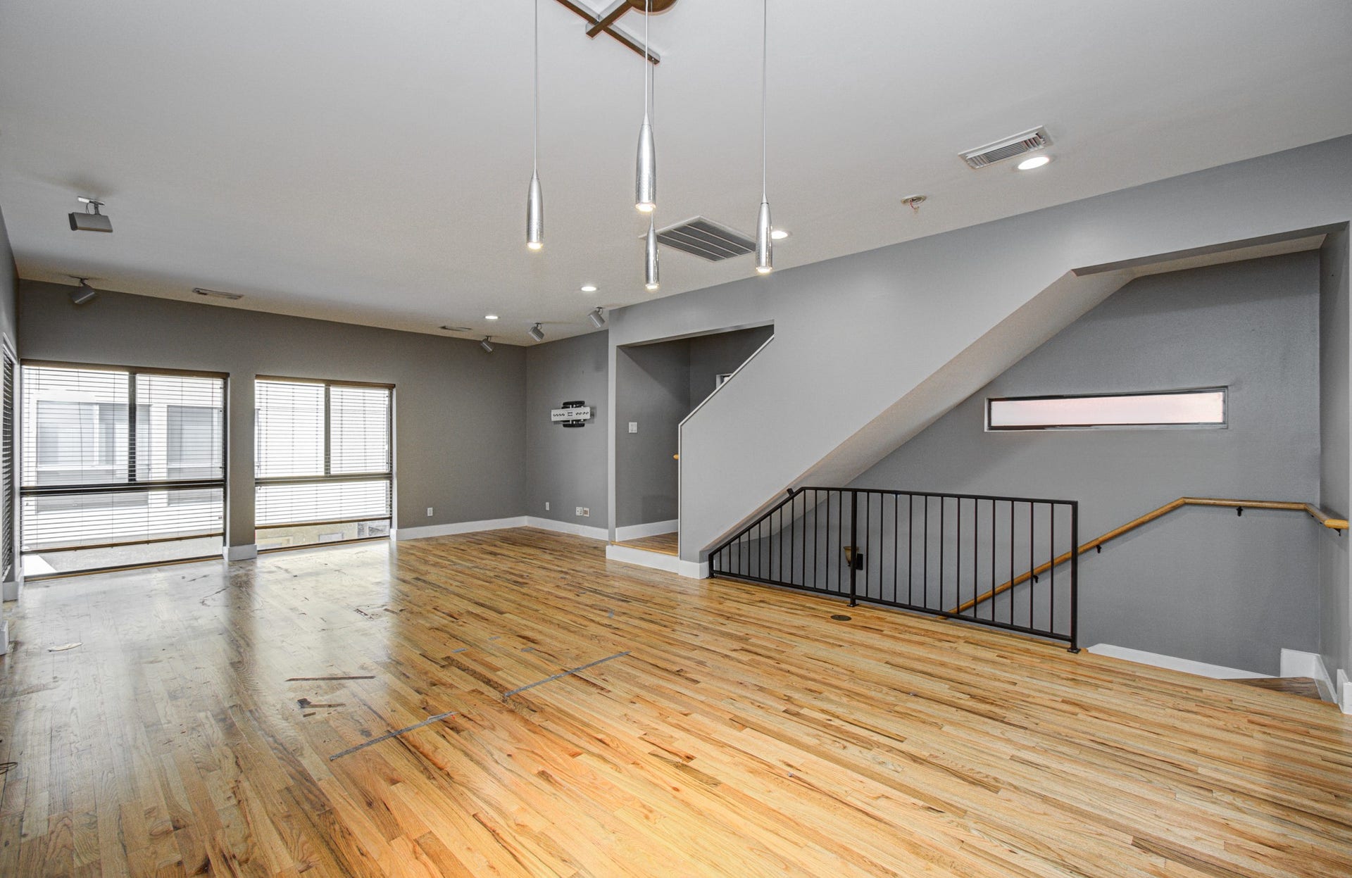 4410 Spencer Street, #A, Houston, TX 77007 Another view of this spacious living room.