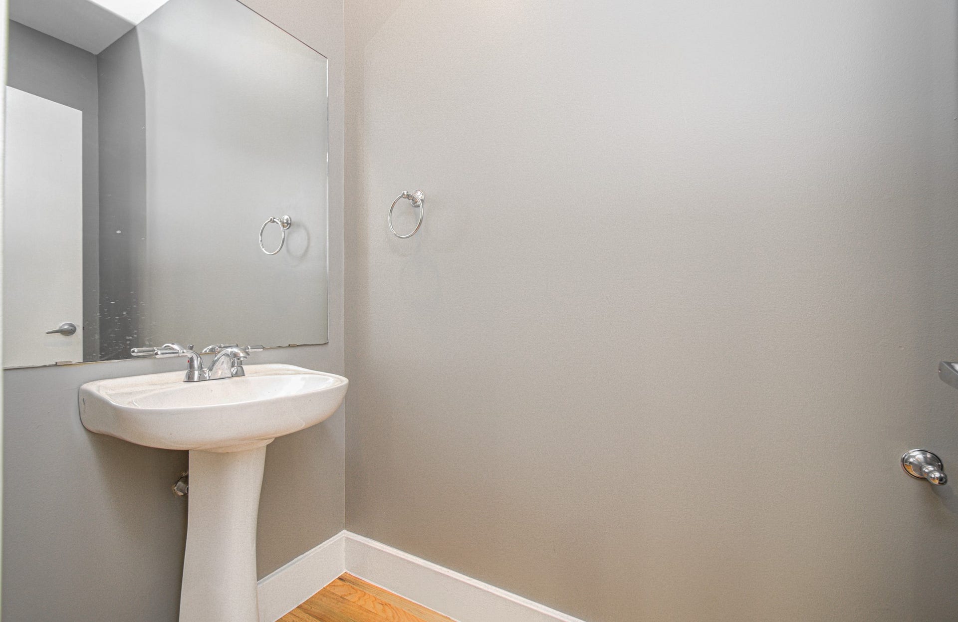4410 Spencer Street, #A, Houston, TX 77007 A half bath is conveniently located on the second floor off the living.
