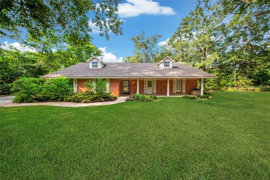 Property photo for 8726 Dogwood Drive, Tomball, TX