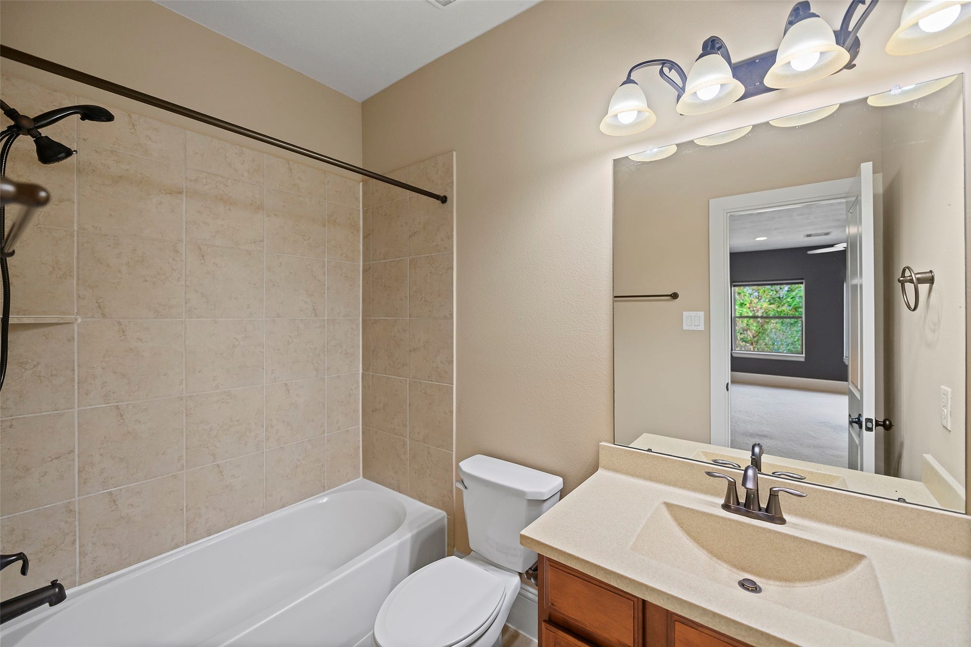 Full bathroom conveniently located upstairs.