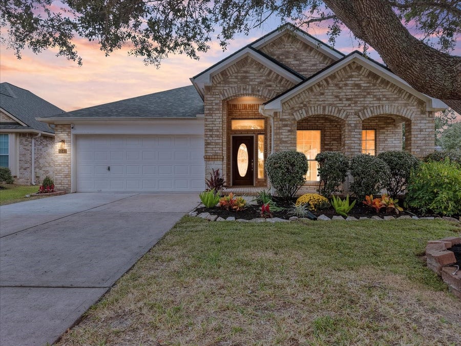 Property photo for 6140 Dunbar Court, League City, TX