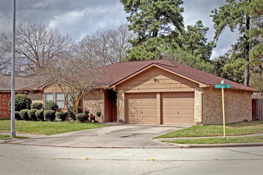 Property photo for 4610 Rivertree Lane, Spring, TX