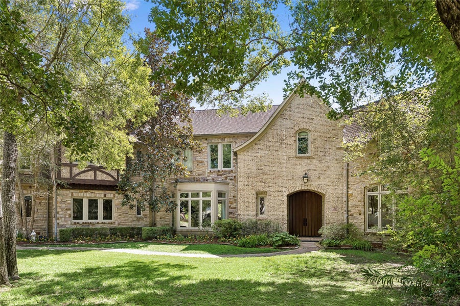 Property photo for 34 Liberty Bell Circle, Bunker Hill Village, TX