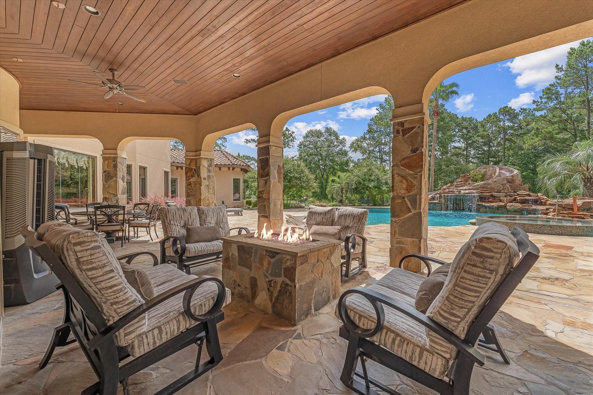 28322 Meadow Forest, Magnolia, TX 77355 28322 Meadow Forest, Magnolia, TX 77355