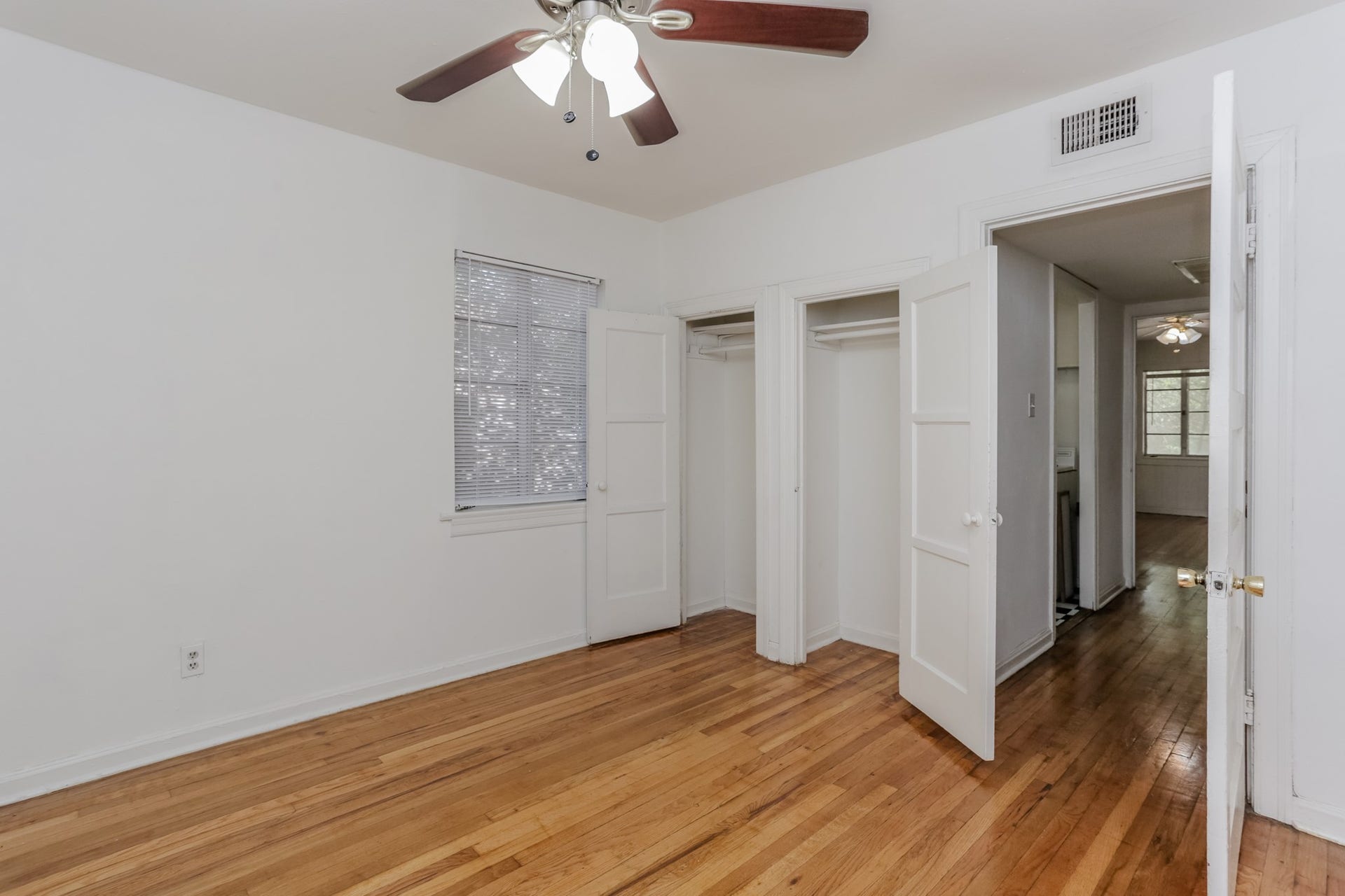 1828 W Main Street, #4, Houston, TX 77098 1828 W Main Street, #4, Houston, TX 77098