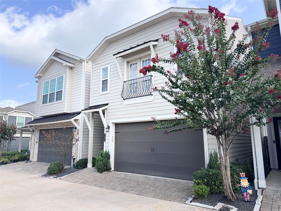 Property photo for 11014 Crescent Light Way, Houston, TX