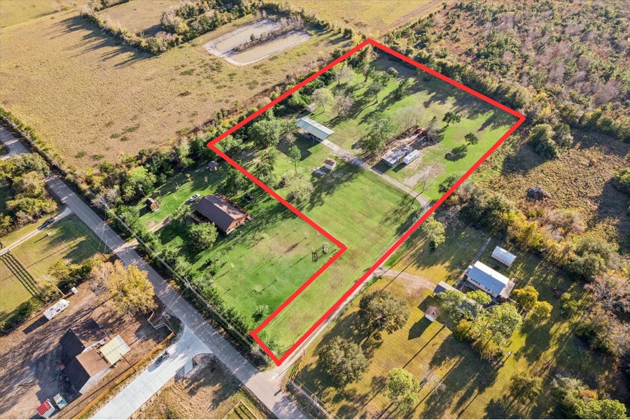 Property photo for 5930 County Road 164, Alvin, TX