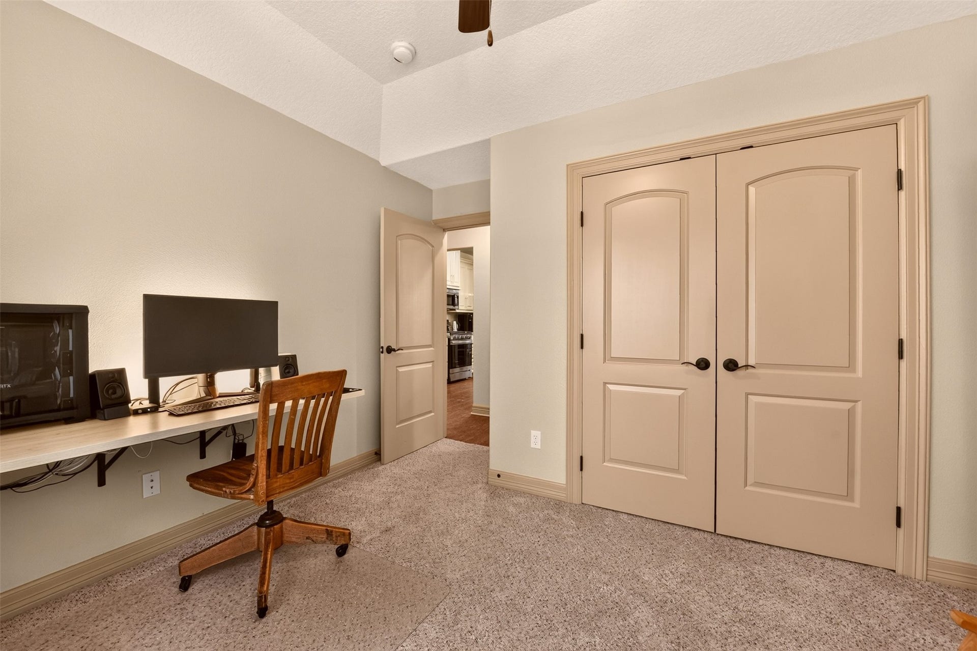 105 Blue Jay Drive, Richwood, TX 77566 2nd Bedroom