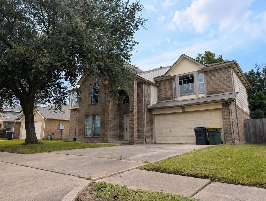 Property photo for 4521 Stonebridge Drive, Pearland, TX