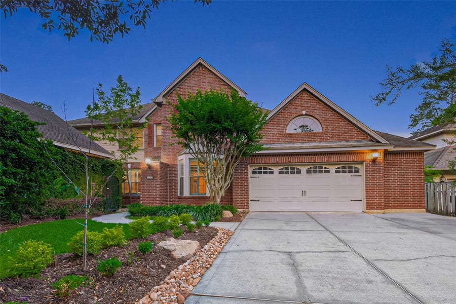 Property photo for 10 Mirror Ridge Drive, The Woodlands, TX