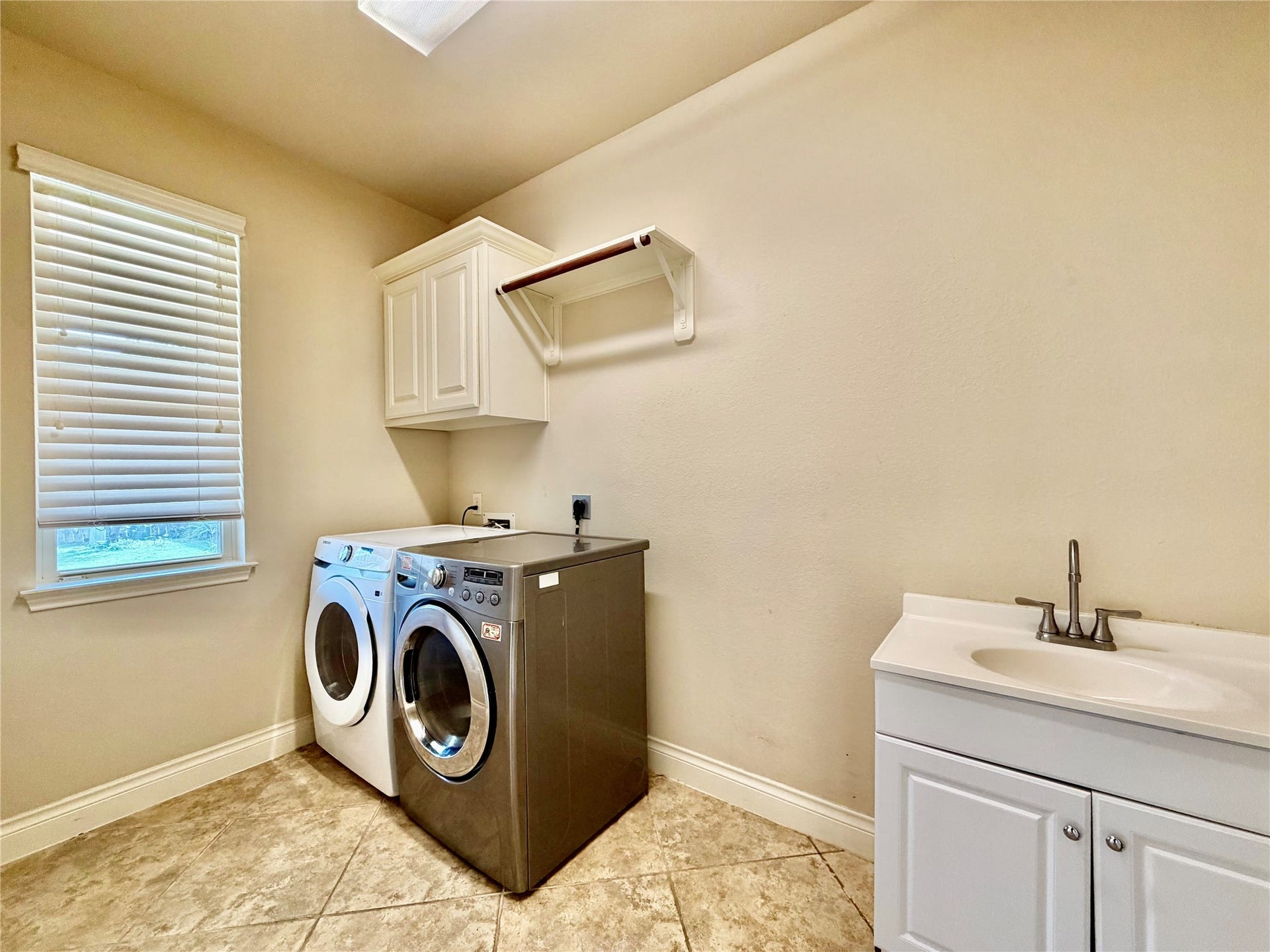 4103 Pebble Heights Lane, Sugar Land, TX 77479 4103 Pebble Heights Lane, Sugar Land, TX 77479