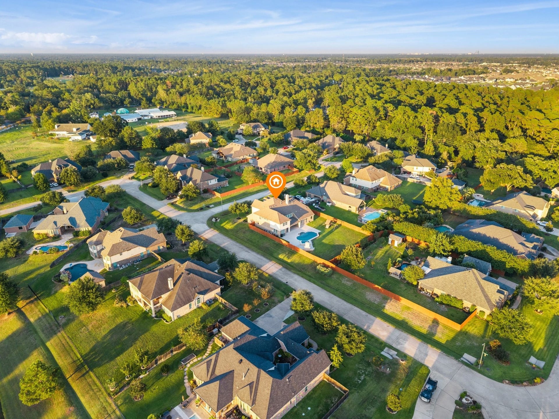 10458 Waterstone Estates Court, Tomball, TX 77375 From its grand interiors and versatile living spaces to the poolside retreat and expansive grounds, this exceptional Waterstone Estates property offers a remarkable setting for enjoying space, privacy, and The Woodlands-area lifestyle.