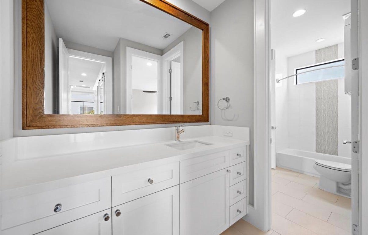 404 W Pierce Street, Houston, TX 77019 404 W Pierce Street, Houston, TX 77019