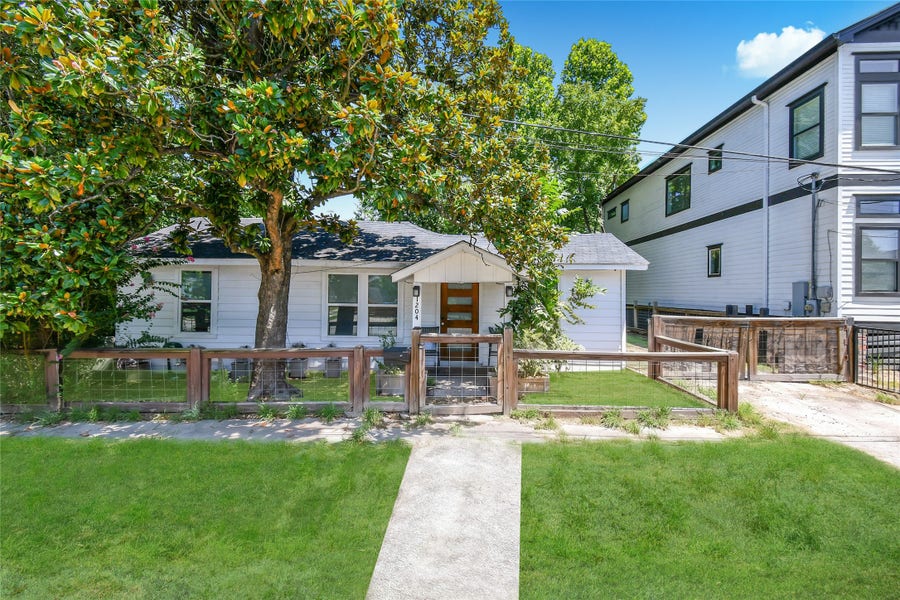 Property photo for 1204 Archer St, Houston, TX