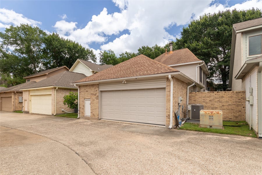 Property photo for 6625 Tournament Drive, Houston, TX
