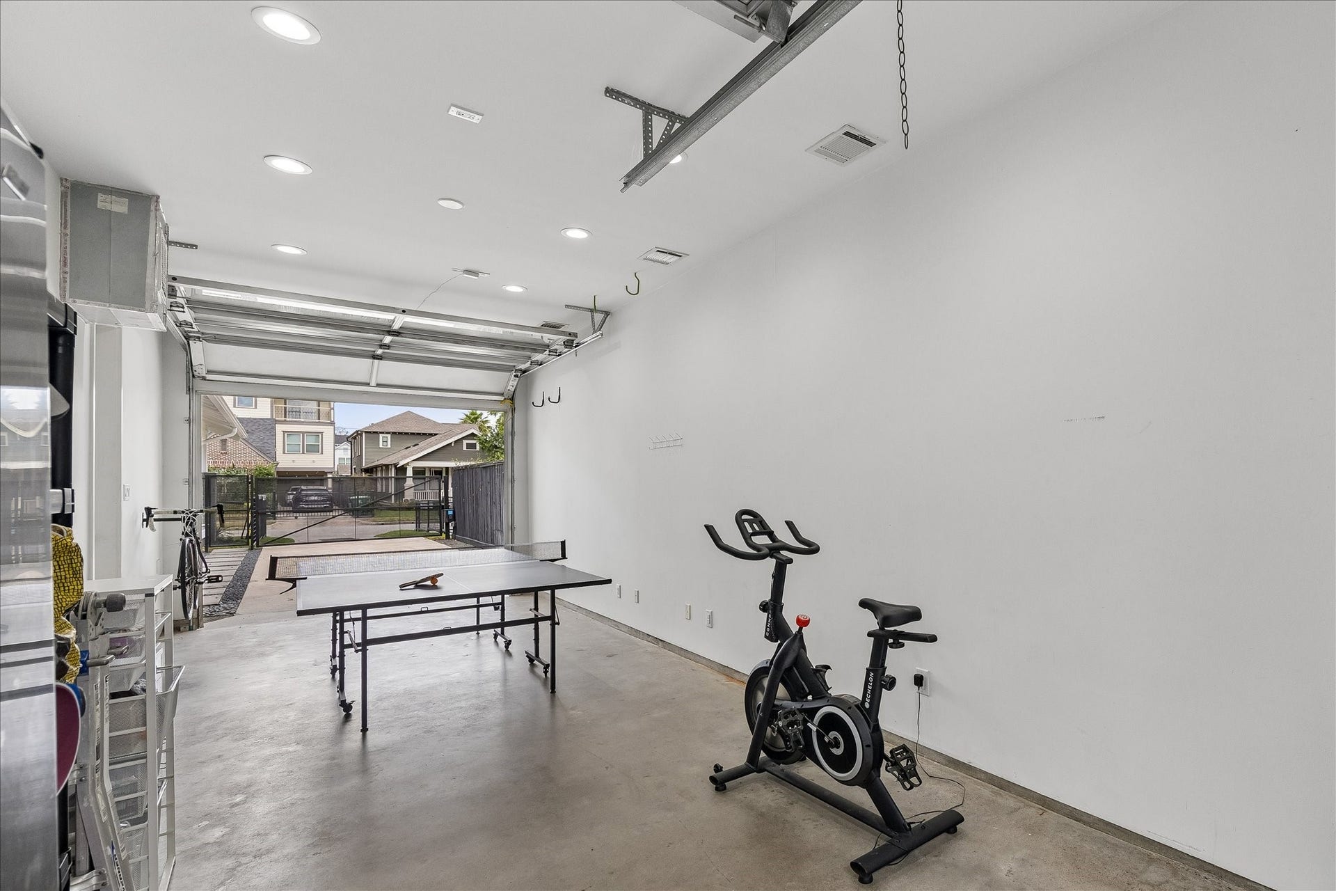 1120 Highland Street, Houston, TX 77009 1120 Highland Street, Houston, TX 77009