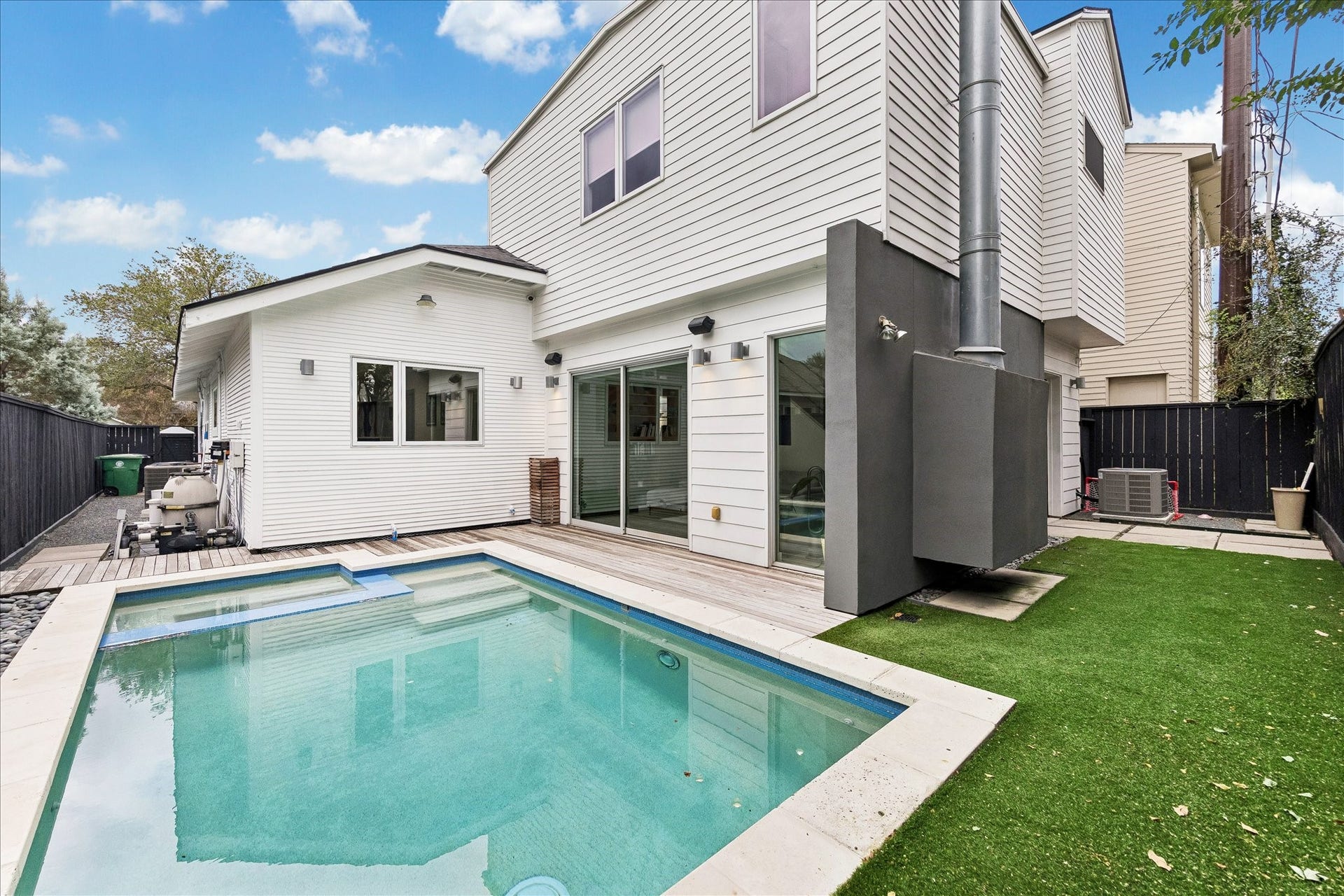 1120 Highland Street, Houston, TX 77009 1120 Highland Street, Houston, TX 77009