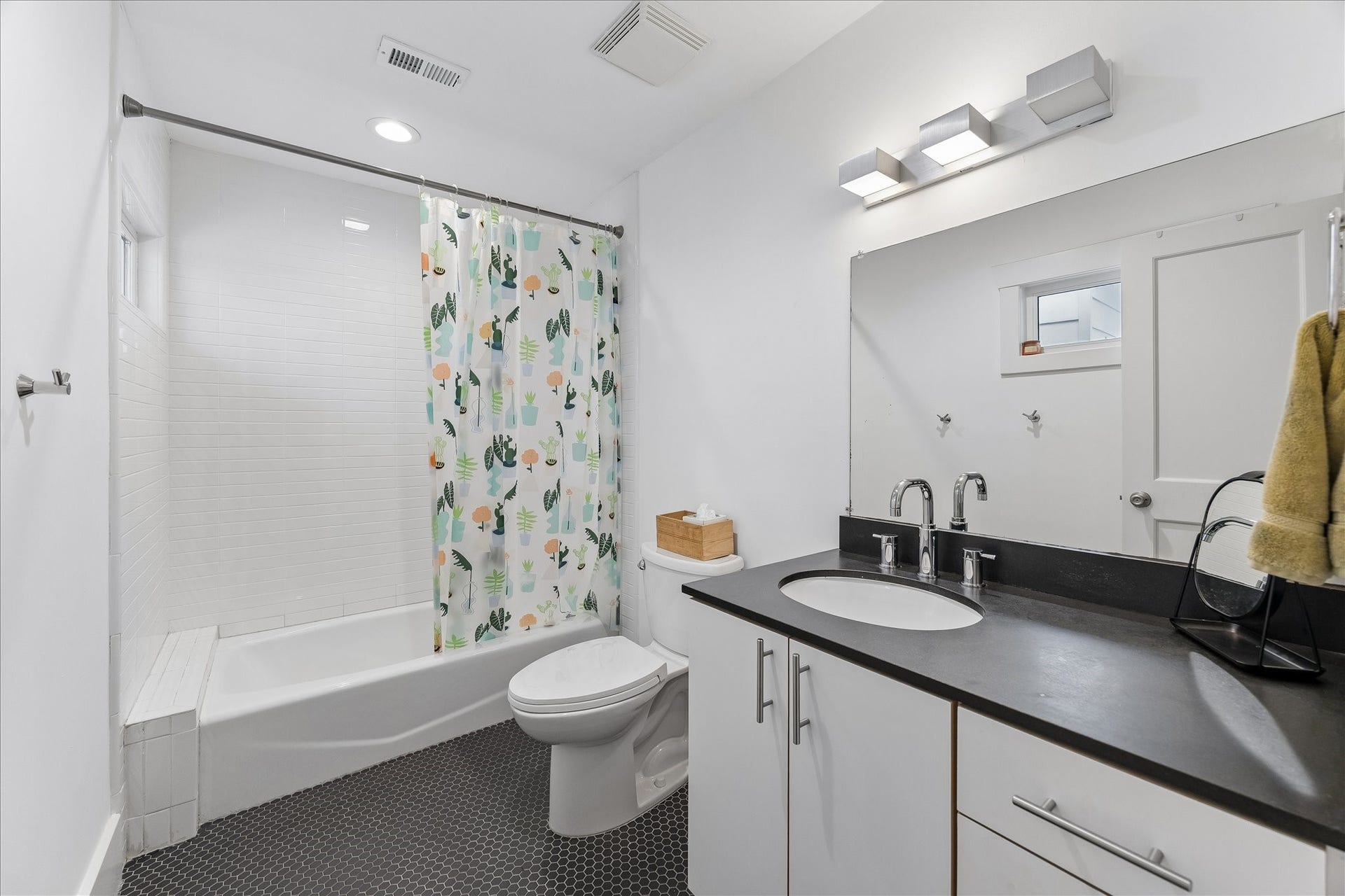 1120 Highland Street, Houston, TX 77009 1120 Highland Street, Houston, TX 77009
