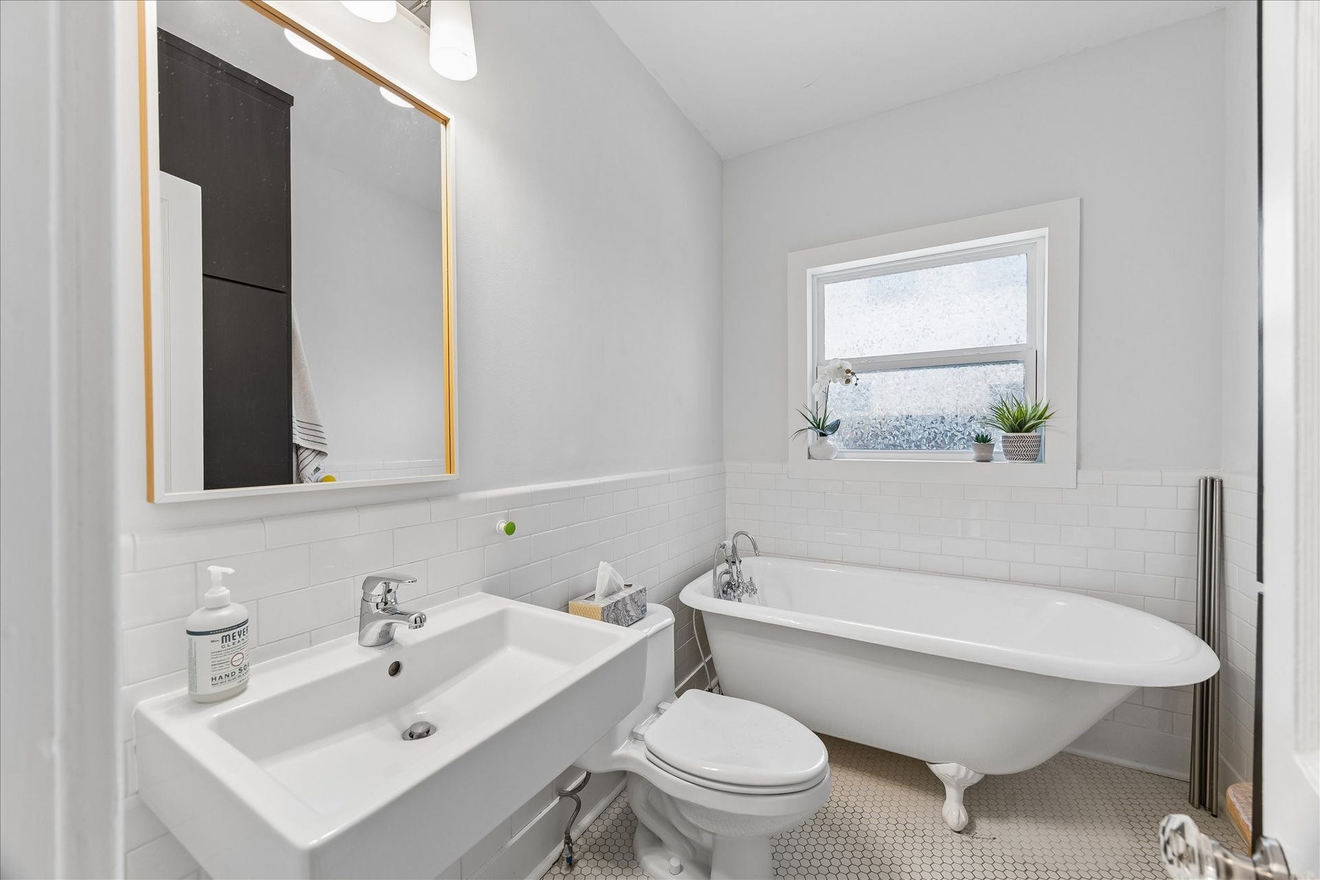 1120 Highland Street, Houston, TX 77009 1120 Highland Street, Houston, TX 77009