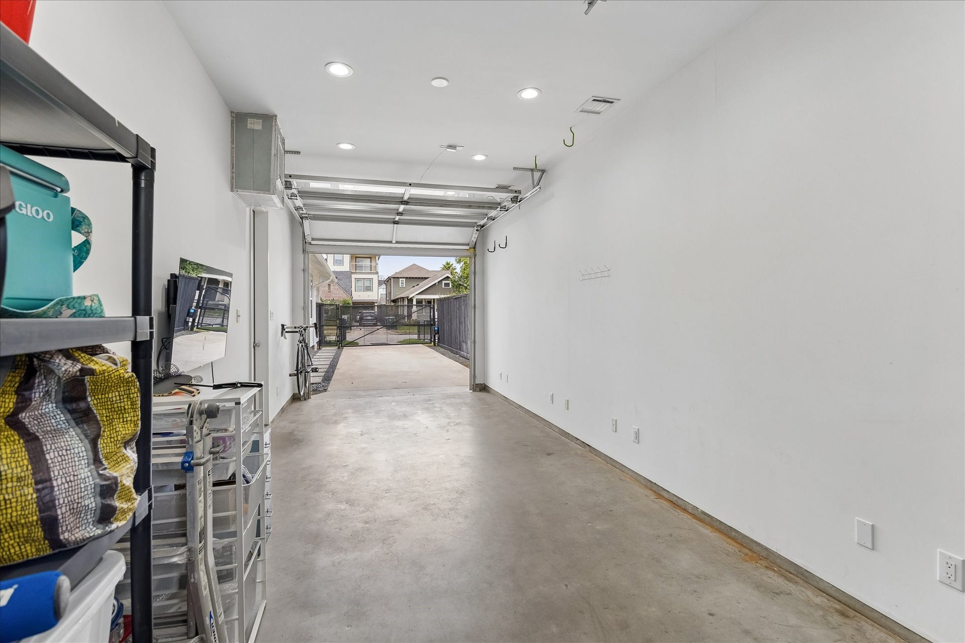 1120 Highland Street, Houston, TX 77009 1120 Highland Street, Houston, TX 77009