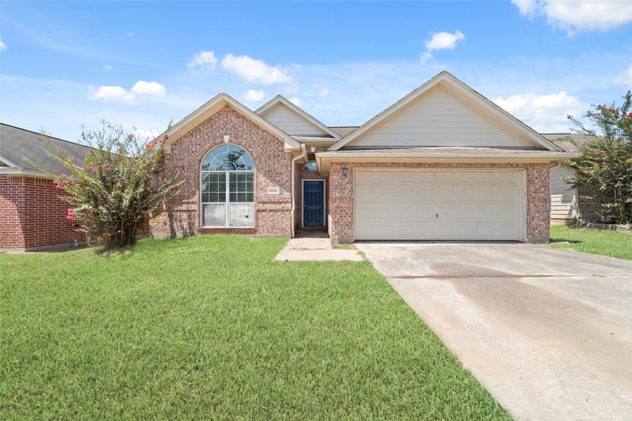Property photo for 1014 Oak Glen Drive, Willis, TX