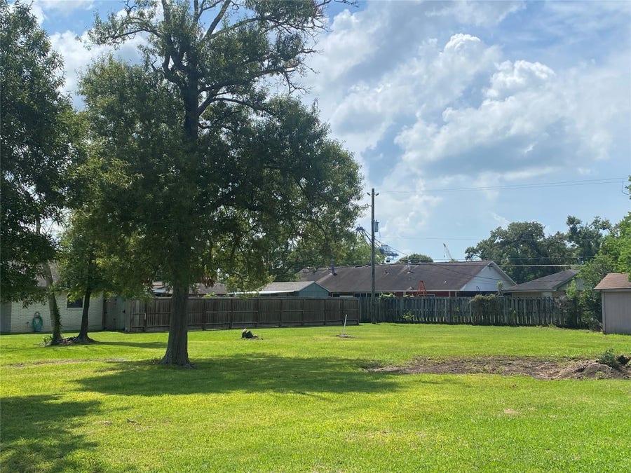 Property photo for 531 Shadylawn Avenue, Shoreacres, TX
