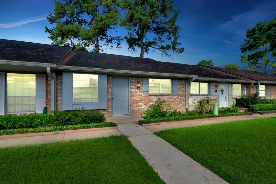 Property photo for 34 Tri Oaks Lane, #34, Houston, TX