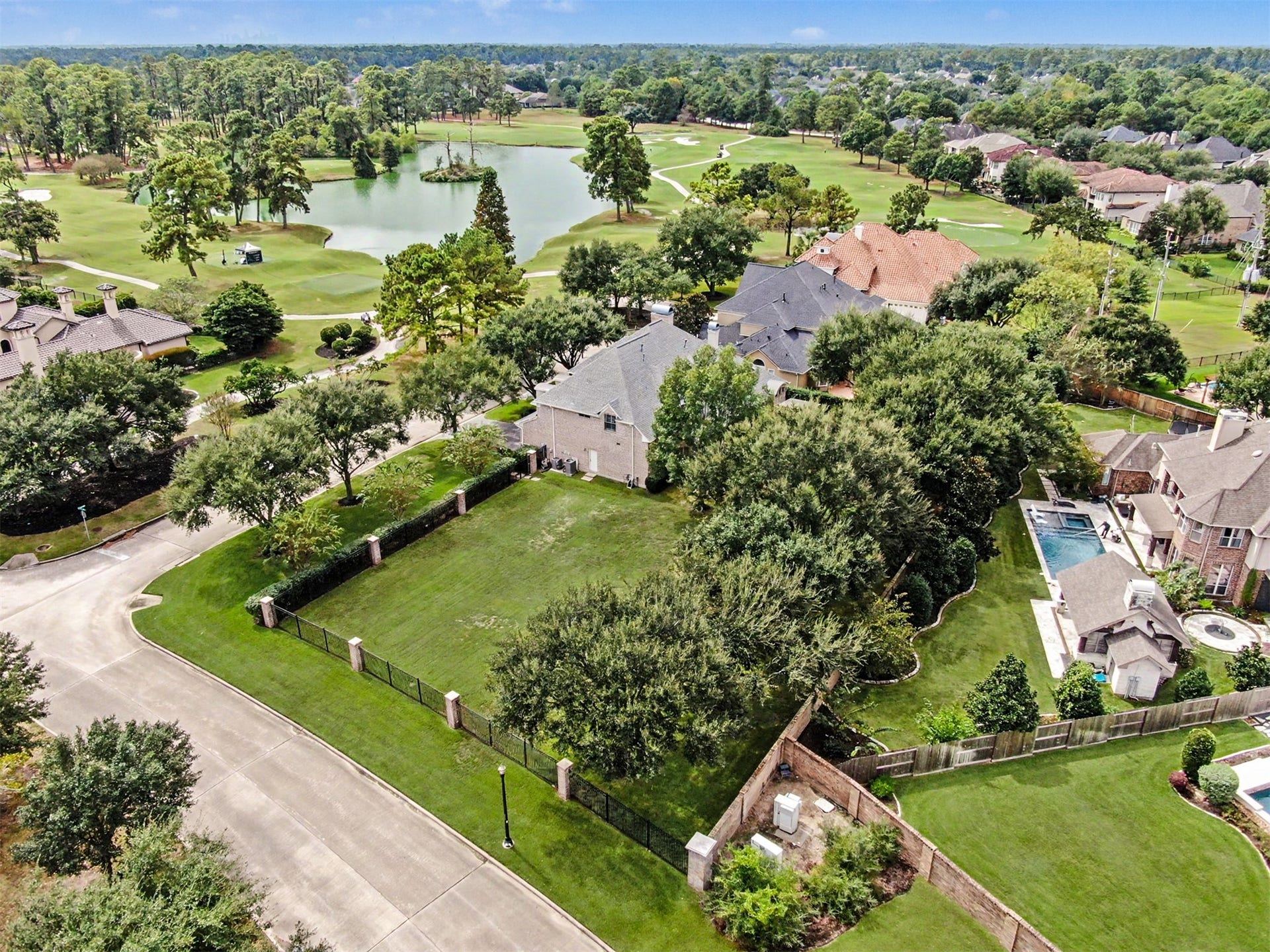 8111 Machaelas Way, Humble, TX 77396 8111 Machaelas Way, Humble, TX 77396