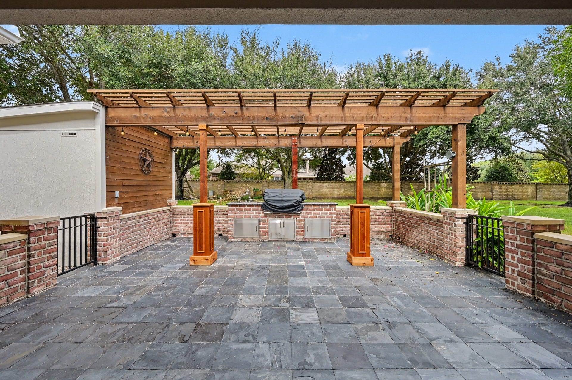8111 Machaelas Way, Humble, TX 77396 8111 Machaelas Way, Humble, TX 77396