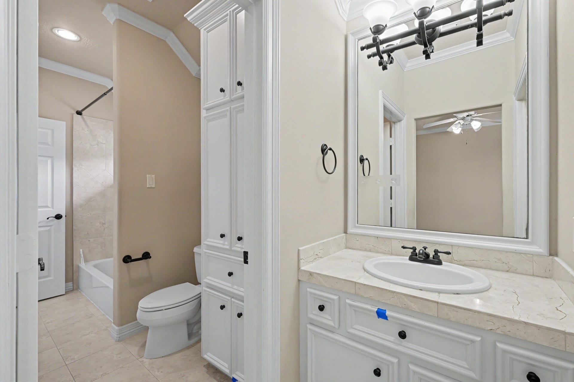 8111 Machaelas Way, Humble, TX 77396 Jack and Jill Bathroom located upstairs.